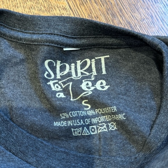 NWT Shirt To a Tee Women’s Short Sleeve Tee Grey and Rainvow Size Small - Picture 4 of 4